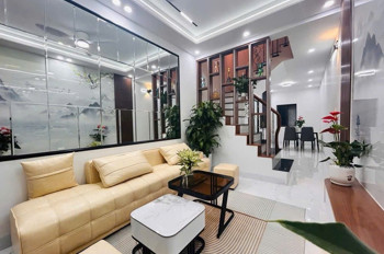 BánNhà Đẹp – Gần Trần Phú Ngõ đẹp thông thoáng–Bán hàng tiện – Gần Ô tô – Full nội thất Chỉ 7,85 Tỷ