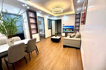 căn hộ tập thể tầng 2  hoàng quốc việt DT 65m giá 4,18 tỷ full nội thất