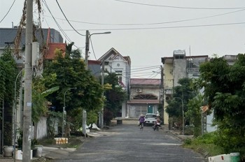 ĐẤT NGÕ 183 TÂN THÀNH  ĐƯỜNG 10M – HƯỚNG ĐÔNG  GIÁ CHỈ 2.X TỶ – HÀNG ĐẸP HIẾM  ZALO 0567 222 555