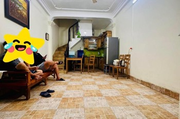 Bán Nhà Tân mai 26/30m2. 4 tầng. mặt tiền 3.8m giá chỉ 7.5 tỷ Hoàng Mai Hà Nội