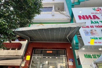 Cho thuê nhà mặt tiền Chu Văn An P. 26 Bình Thạnh 4x20m TL 2L 5PN 4WC giá 30 triệu/tháng

 
Cho