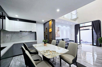 ► Kiệt 3 m thẳng thông Lê Độ, sát đường chính, đi bộ ra Công Viên, Siêu Thị, 70m2, ngang 5m