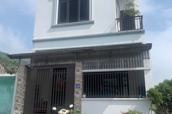 NHÀ ĐẸP - GIÁ TỐT - Chính Chủ Bán Căn Nhà 3 Tầng tại phường Cẩm Sơn , Cẩm phả, Quảng Ninh