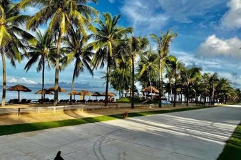 BÁN NHÀ 2MT HỒ NGHINH, TRUNG TÂM DU LỊCH BIỂN. LH 0905233234