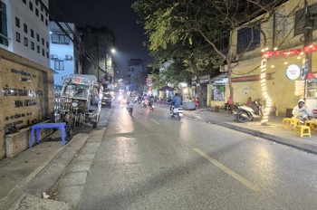 🏠 Hồng Mai – Bạch Mai  30m²  5 tầng
🚶 5m ra mặt phố
💰 Giá: 8,5 tỷ  Sổ đỏ sẵn sàng