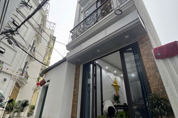 Nhà Đep Bắc Từ Liêm, Ô Tô Đỗ Cửa, 5 Tầng, Diện Tích 30M2 Giá 6,3 Tỷ( Có Thương Lượng)