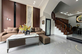 LÔ Góc- Kinh DOANH, Ô Tô Tránh Thượng CÁT, Nhà 5 Tầng THANG MÁY Diện Tích 42 M2 Giá Nhỉnh 7 Tỷ