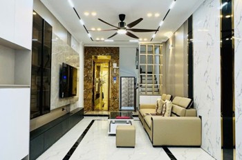 Bán nhà tại trung tâm Ngọc Thụy