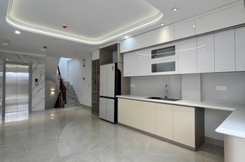 NHÀ MỚI PHỐ TRẦN QUỐC HOÀN 40M 7T NHỈNH 21 TỶ- Ô TÔ VÀO NHÀ- THANG MÁY-TRƯỚC NHÀ RỘNG THOÁNG