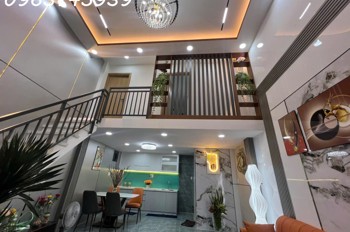 Bán Nhà Phố Linh Xuân Gần Phạm Văn Đồng, 40m2, Ngang 4.5m, 2 Tầng, Giá 3.95 Tỷ