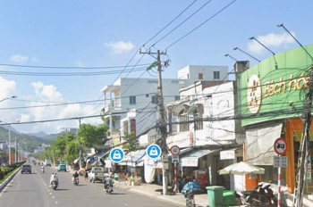 Bán Căn góc đường 2/4 và Mai Xuân Thưởng-Nha Trang
DT: 162m2 Giá bán 200 triệu/m2 ( Có Tl) 
vui