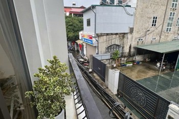 Nhà Đẹp Ô Tô Chánh- Vào Nhà Đức Giang- Long Biên 5 Tầng 45M2 X 12.5 Tỷ Long Biên Hà Nội