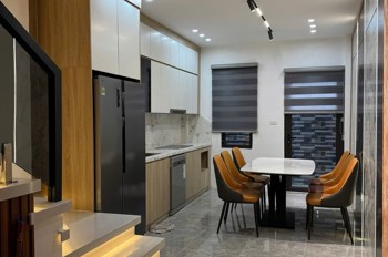 NHÀ MỚI DÂN XÂY ĐỘC LẬP FULL NỘI THẤT Đức Giang 55m2 X 3 Tầng 8.4 Tỷ Long Biên