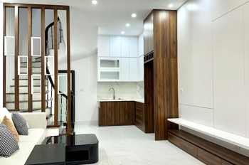 NHÀ MỚI KÍNH COONG PHỐ XUÂN LA- 30M 5T NHỈNH 8 TỶ- VỊ TRÍ TRUNG TÂM- KHU VỰC DÂN TRÍ