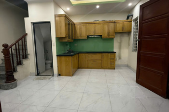 BÁN NHÀ RIÊNG FULL NỘI THẤT Bồ Đề 30m2 X 5 Tầng mặt tiền 5.5mX 6.1 Tỷ.Long Biên-Hà Nội