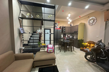 BÁN NHÀ PHÚC LỢI LONG BIÊN DT 37M2 Ô TÔ GẦN TRẺ CON ĐI HỌC HAI BƯỚC Ở SƯỚNG