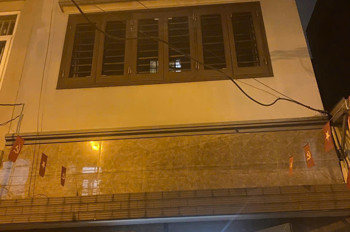 BÁN NHÀ BÁT KHỐI LONG BIÊN DT 35M2 Ô TÔ GẦN VÀI PHÚT SANG PHỐ TIỆN ÍCH