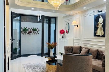 Bán Nhà Phố Nguyễn Xiển,Hn, Dt 42 M2, 6 Tầng, Mt 6.1M, Giá Bán 12.99 Tỷ Mô Tả: Nhà Lô Góc, Thoáng