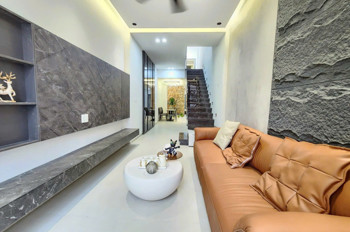 Bán Nhà Sát Mặt Tiền Trung Tâm Q4 Dài 20 X Ngang 2,6 M Đúc Mới 3 Tấm Có 3 Đ