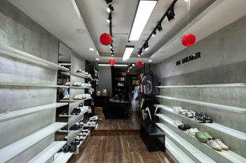 Sang Nhượng Cửa Hàng – Huỳnh Văn Bánh, Phú Nhuận