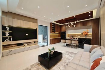 Nhà Ngang 8M, 4 Tầng Llinh, Nội Thất Hiện Đại, Cạnh Phú Mỹ Hưng, Chỉ Hơn 8 Tỷ