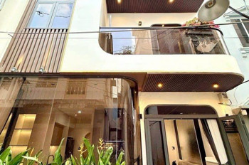 Siêu Phẩm Thích Quảng Đức - Phú Nhuận- Hxh Đồ Cửa - 4 Tầng Lâu - Full Nội Thất Sang Trọng - 40M2