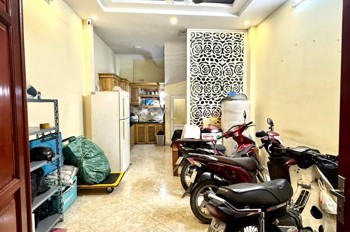 Võ Chí Công – Nhà 5Tầng – 30M² – Mt 4M – 8.9 Tỷ Cầu Giấy