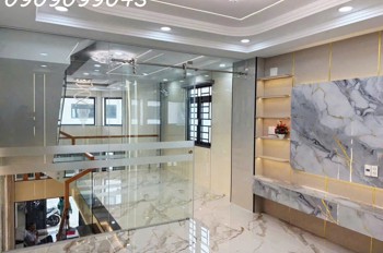 Siêu Phẩm Lô Góc - Sáng Đẹp Quanh Năm - Ngay Giáp Tên Lửa