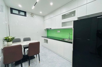 Chỉ 6 Tỷ Có Nhà 5 Tầng Thạch Bàn – Giá 