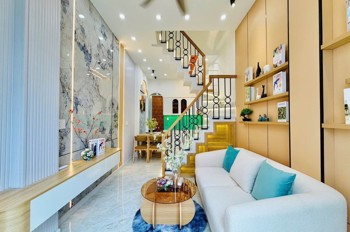 Nhà Xinh - Bay Sớm - Hẻm Ô Tô Thông - 3 Tầng, 3 Pn, 3 Wc - Tặng Full Nội Thất Xịn - Ngay Dương