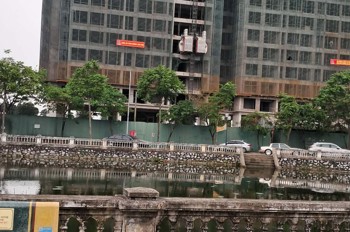 Bán Nhà Long Biên 60M2- Mặt Hồ- Ô Tô Tránh Đỗ- Hàng Xóm Vinhomes- Hơn 12 Tỷ [0372311369]