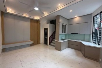 Bán Nhà Lõi Thạch Bàn – 5 Tầng – Hội Tụ Đỉnh Cao Tiện Ích 5.9 Tỷ