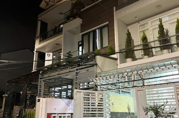 Nhà Đẹp – Giá Tốt – Chính Chủ Cần Bán Villa Tại Phường Xuân Hương, Tp Đà Lạt, Tỉnh Lâm Đồng