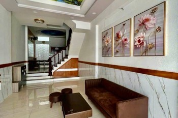 Oto Ngủ Trong Nhà - Ngay Mercedes Quang Trung - 60M2 - 4 Tầng - Sổ Vuông A4 - Sẵn Nội Thất - Nhĩnh