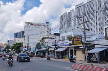 Quận 7, Khách Sạn Mặt Tiền Đường Hoàng Quốc Việt, 7 Tầng, 21 Phòng, 5X28m, Bán Gấp