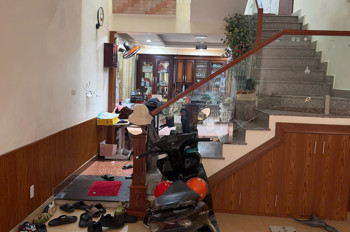 Bán Nhà Ngõ 302 Văn Cao - 46M 4 Tầng - Ngõ Nông - Ô.tô Vào Nhà