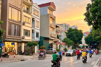 Bán Đát Việt Hưng 50M2- Vỉa Hè, Ô Tô Tránh- Hơn 10 Tỷ