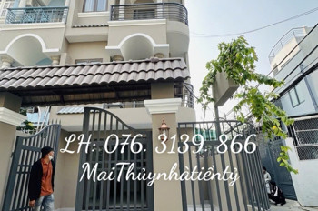 Giảm 300Trieu- Còn 8. X Tỷ- Quận 7- Căn Hộ Dịch Vụ- Lô Góc- Dt 5.5 X 19 - Gần Chợ Tân Thuận