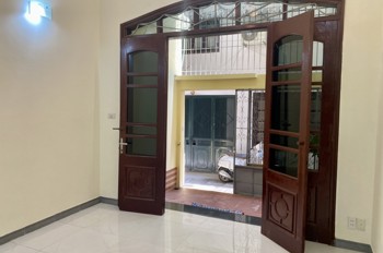 Bán Gấp Giá Rẻ Nguyễn Văn Linh 75M, 3 Tầng, Mặt Tiền 6M, 7.8 Tỷ Long Biên