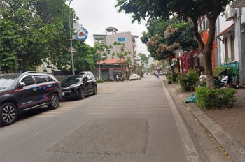 Nhà Mới Đẹp Hàng Xóm Vinhome – Full Nội Thất - Ô Tô Đỗ Cổng Hơn 6 Tỷ