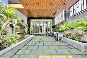 Nhà Có Sân Vườn Rộng, 143M2, Cạnh Phú Mỹ Hưng, Chỉ Hơn 7 Tỷ, Đầy Đủ Nội Thất