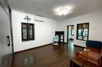 Tập Thể Nghĩa Tân 60M 2 Ngủ Giá 4,5 Tỷ Ô Tô Đỗ Chân Tòa