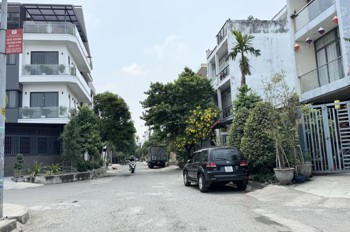 Bán Nhà 3 Tầng Khu Vip Bên Sông Hiệp Bình Chánh Thủ Đức - 105M2 - Gần Gigamall - 10.45 Tỷ