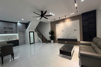 Nhà Phố Kiều Sơn - Văn Cao - 42M 3 Tầng - Ô.tô Đỗ Sát Nhà