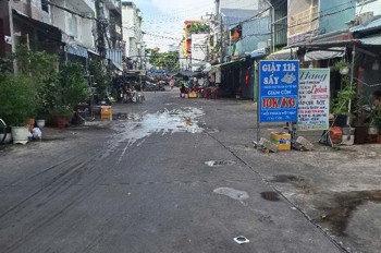 Bán Nhà Mặt Tiền Xe Tải Cạnh Q1 Có 3 Tê Q4 Đúc 3 Tấm