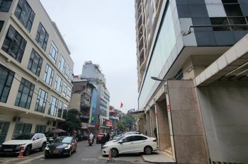 Bán Nhà Phân Lô Vĩnh Phúc - Ba Đình - 7 Tầng Thang Máy - Mới Kính Koong - Full Nội Thất Xịn Xò 