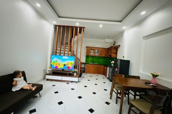 Bán Nhà Thạch Bàn Long Biên 5.5 Tỷ 5 Tầng Sát Chung Cư Ct Thạch Bàn Hàng Xóm Quân Đội