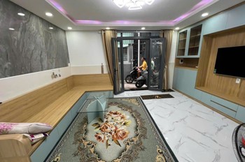 Nhà Q7 Mới Nội Thất Xịn – Ở Ngay – Gần Mặt Tiền