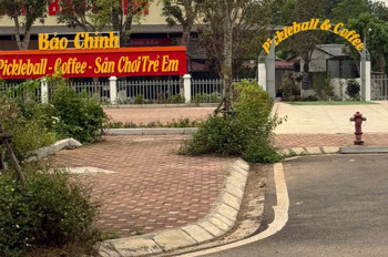 Quá Hiếm Trục Chính Kinh Doanh Tốt Sát Đất Đấu Giá Hoà Lạc Giá 3.3 Tỷ