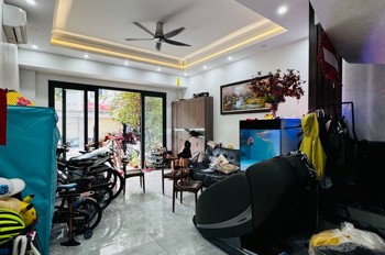 Bán Nhà Liền Kề Việt Hưng 76M2 - 6 Tầng Thang Máy – 2X Tỷ